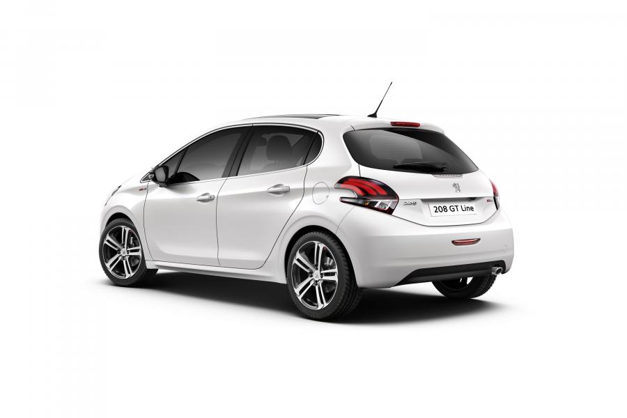  Peugeot 208 GT Line 5-Door 2015 года  (фото 7 из 20)